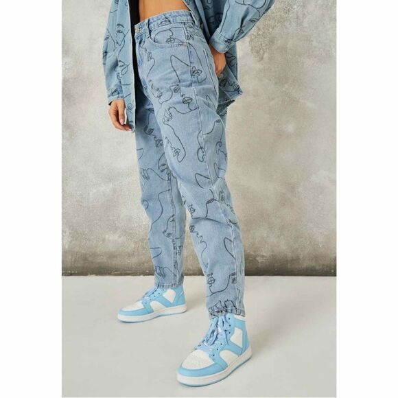 Missguided Faces Line Art Print High Rise Tapered Mom Jeans Blue 4P Petite - Picture 2 of 13